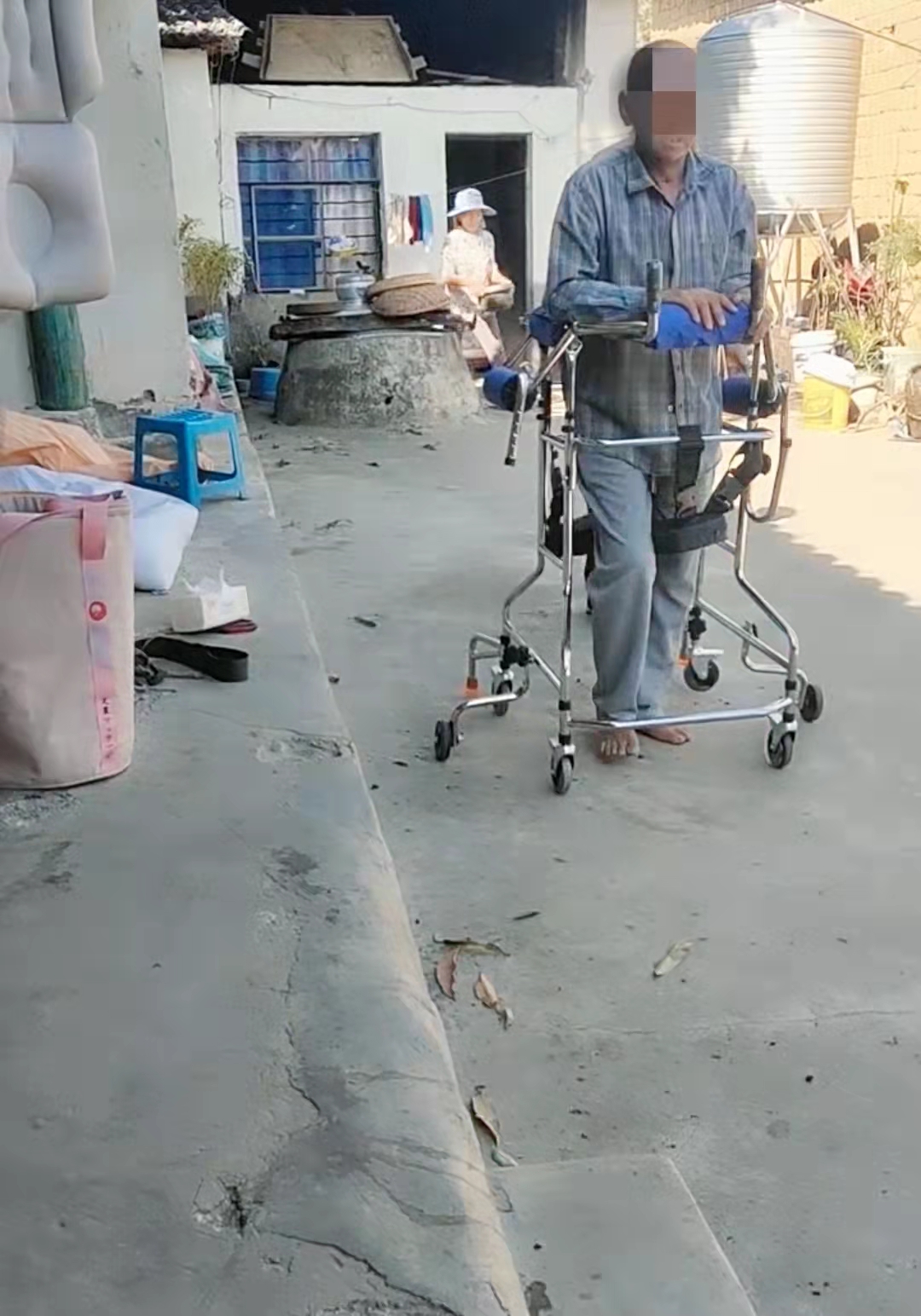 患者康復出院.jpg 患者康復出院.jpg